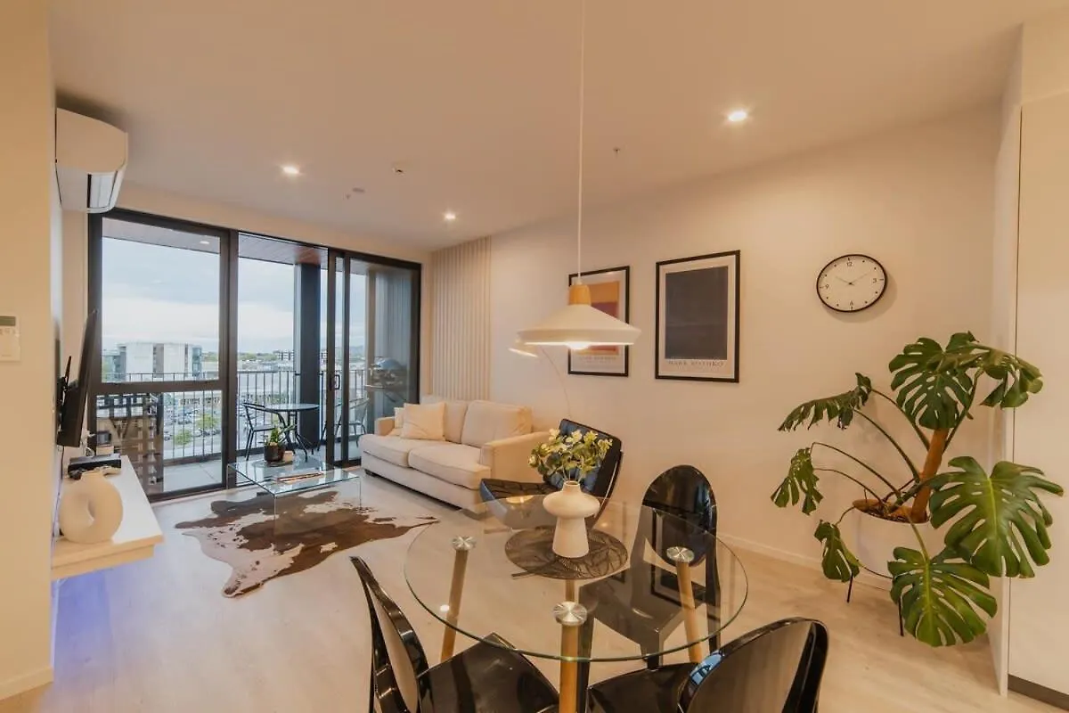 Vibrant Central City Apartment Christchurch