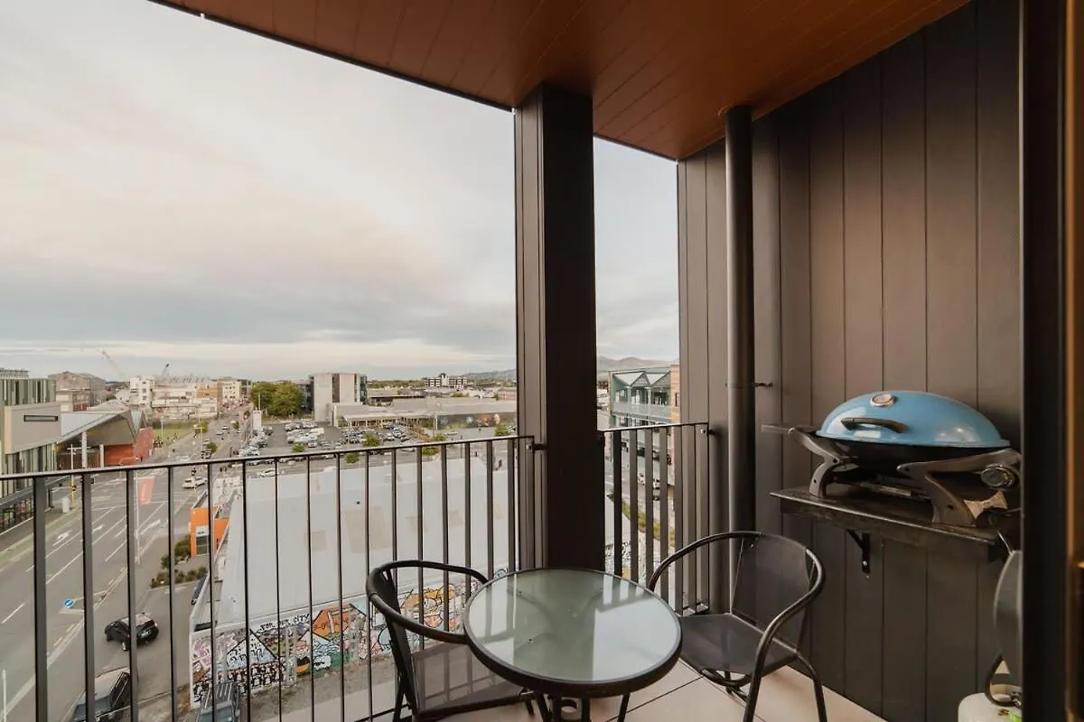 Vibrant Central City Apartment Christchurch